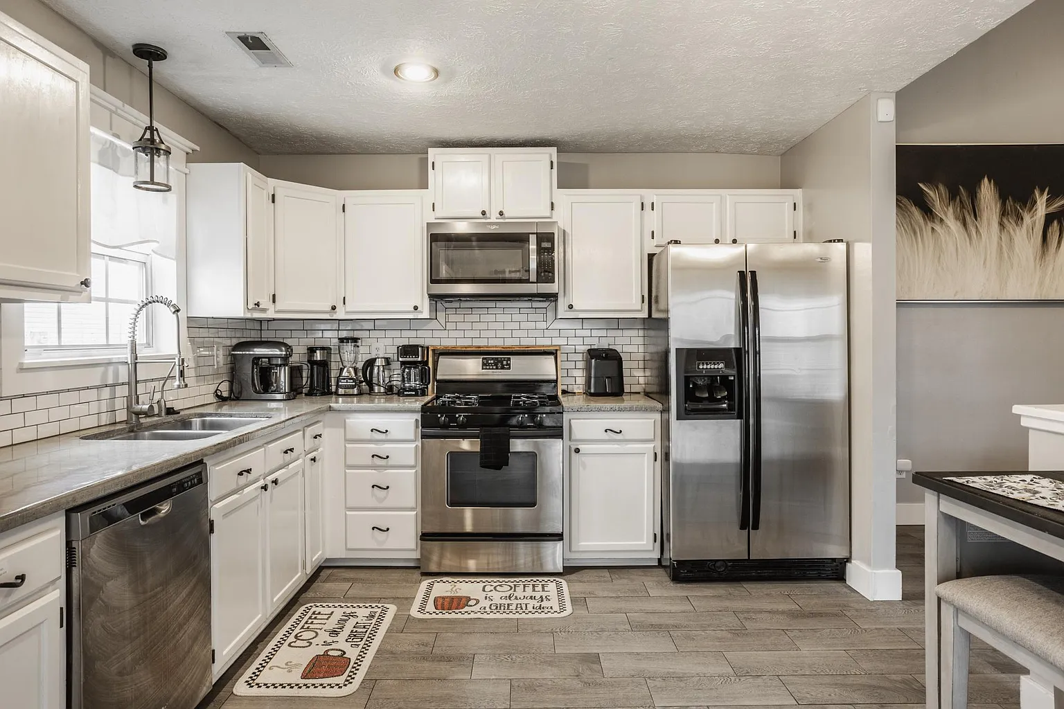 8813 Country Lane Ct photo 1