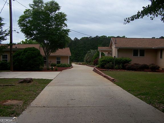 2nd image of 1844 Peeksville Rd