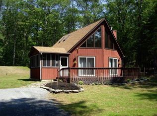 5 Spruce St, Hawley, PA 18428