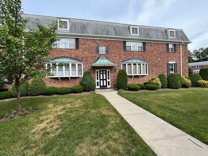 1st image of 18 Milford Lane #7M