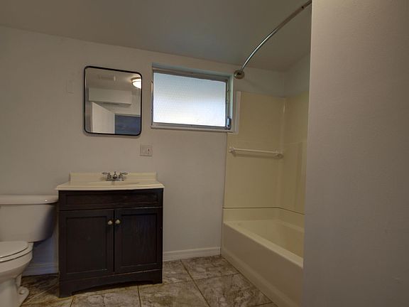 5th image of 2410 Oakdale St S