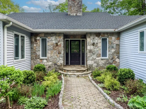 73A Long Meadow Hill Road, Brookfield, CT 06804