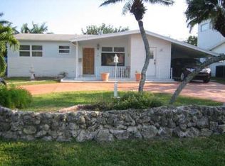 305 SW 8th St, Hallandale, FL 33309