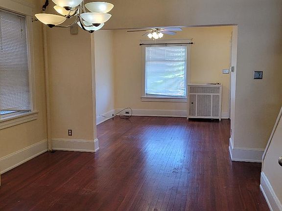 3rd image of 172 Poplar St