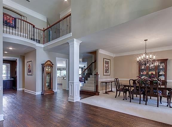 4th image of 702 Essex Ct