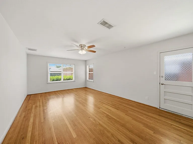 6323 Cindy Ln — Photo 15