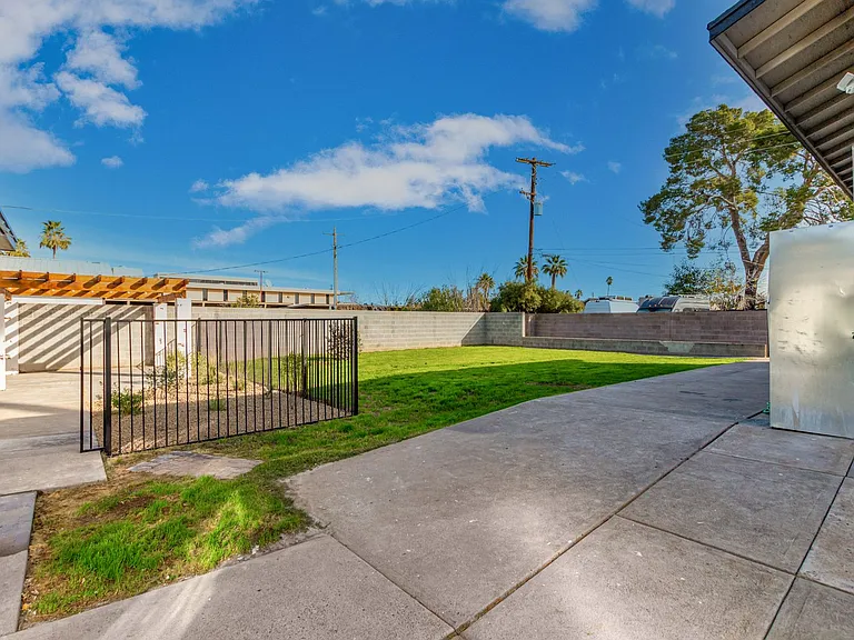 2817 N 29th Pl — Photo 35
