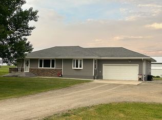 4508 Crane Creek Rd, Waterloo, IA 50703