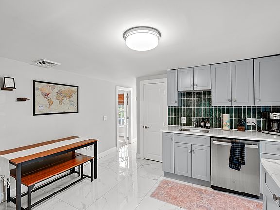 3rd image of 324 Washington St #1