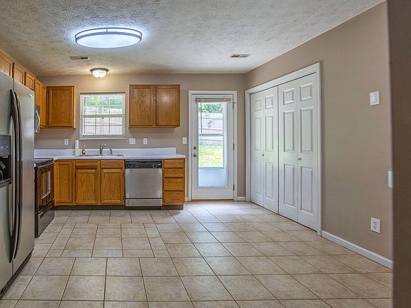 5th image of 7327 Lyle Bend Ln