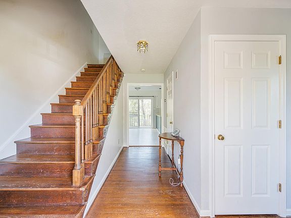 5th image of 3228 Azalea Pl
