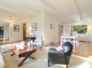 360 Cognewaugh Rd, Cos Cob, CT 06807