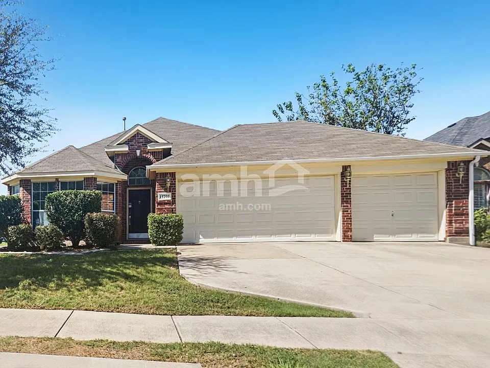 11701 Wild Pear Ln