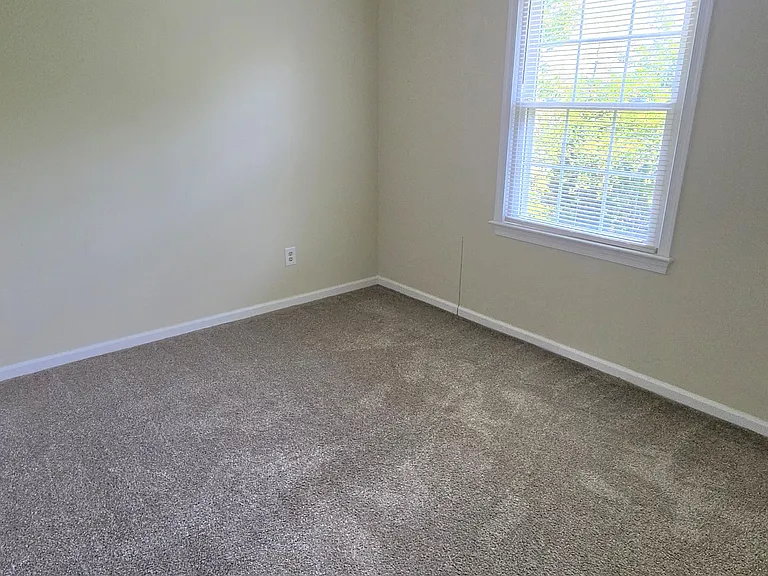 901 Fairborn Cir — Photo 17