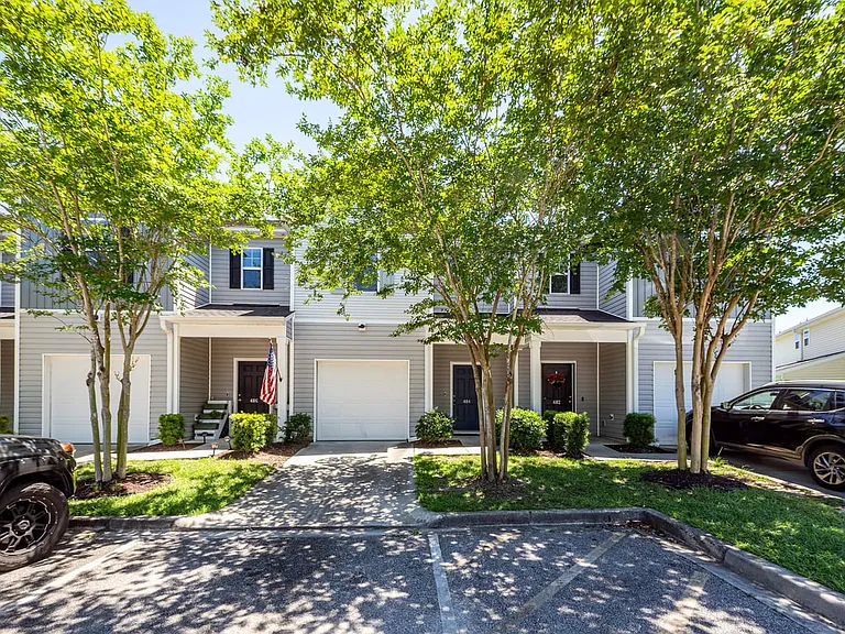 484 Truman Dr — Photo 9