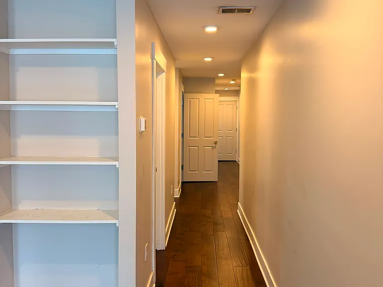 1211 Broadway St #1 — Photo 5
