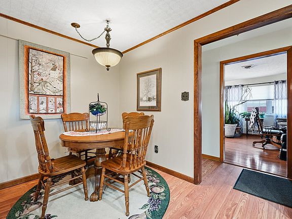 5th image of 70 Pineview Dr