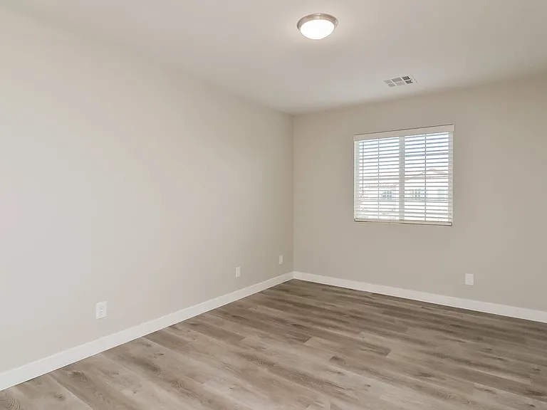 10215 Cougar Crossing St — Photo 14