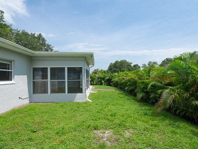 8349 Monarch Cir — Photo 40