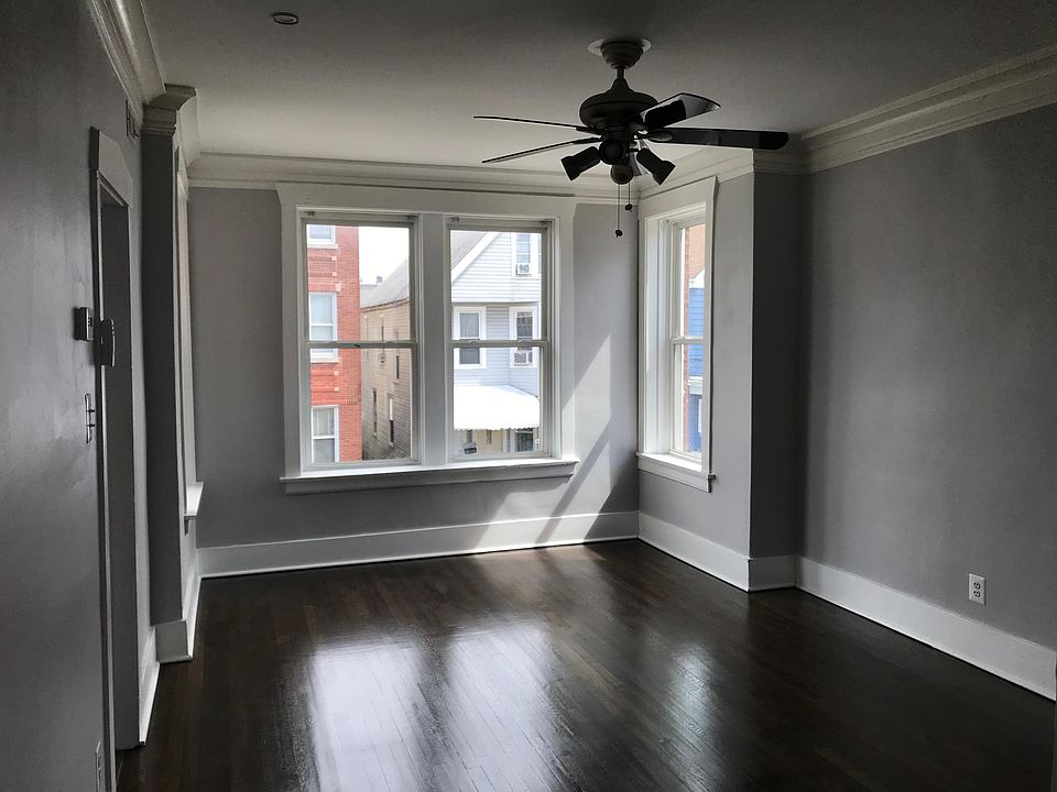 1st image of 2926 N Lawndale Ave #2