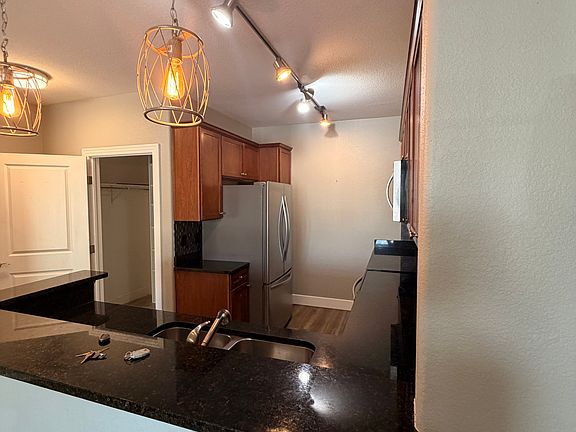 5th image of 9039 E Panorama Cir #201