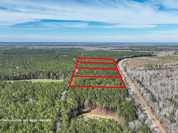 4th image of 1 Highway 82