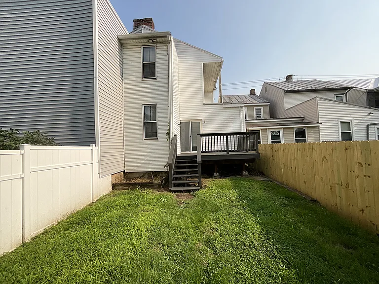 144 E Penn St — Photo 10