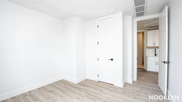 Rented by Nooklyn NYC LLC | media 22