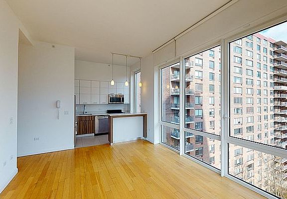 4th image of 775 Columbus Ave APT 11A