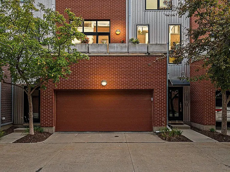 1229 Marcy Plz — Photo 3