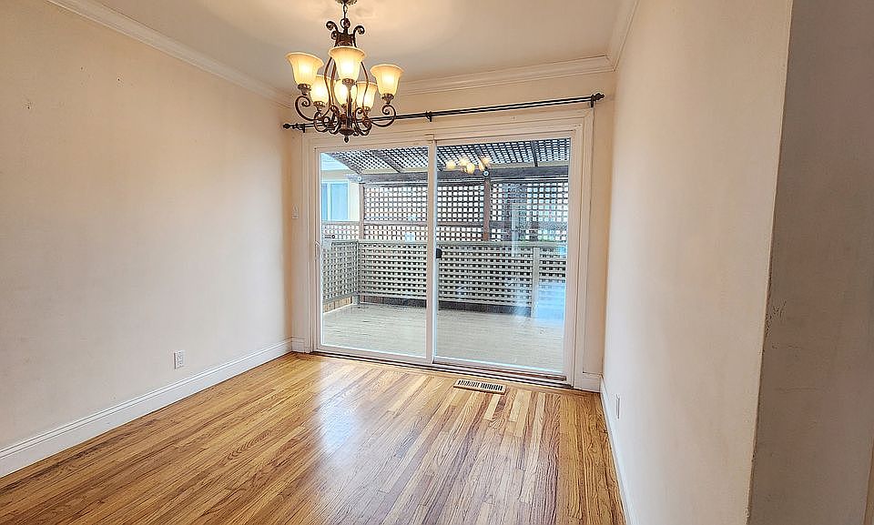 Dining area by the deck