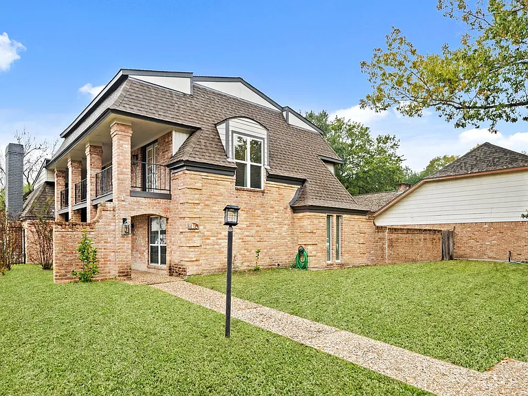 410 Bauxhall Ct — Photo 3