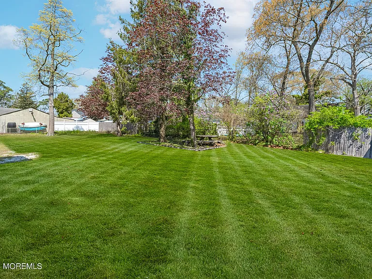 914 Radnor Ave — Photo 5