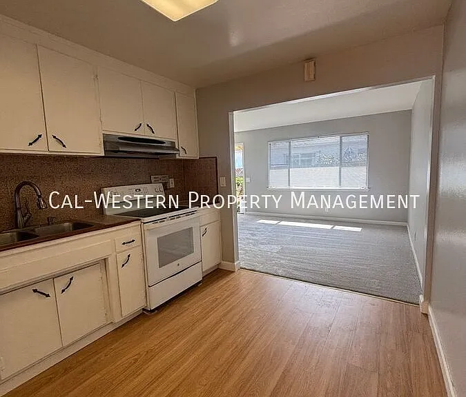 210 Murlagan Ave #C — Photo 3