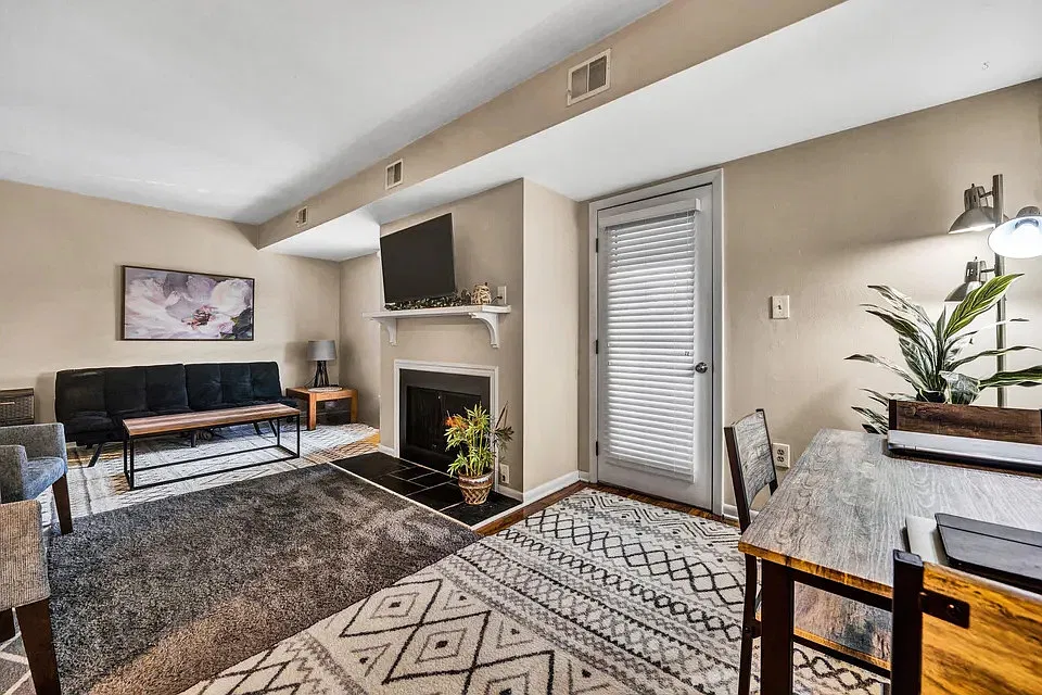 1 bed, 774 sqft, $1,250 — Photo 3