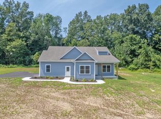 17 Tommy Ct, Norwich, CT 06360