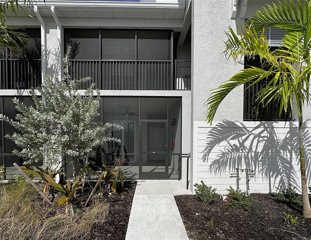 2 bed, 2.0 bath, 1355 sqft, $6,000 — Photo 2