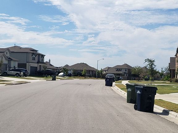 5th image of 7638 Leonardo Dr
