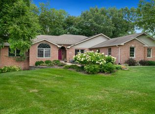 2162 Fawn Ridge Dr, Dixon, IL 61021