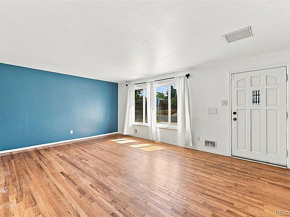 4th image of 2541 Billings Street