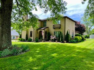 616 Rivendell Dr, Bridgeport, WV 26330