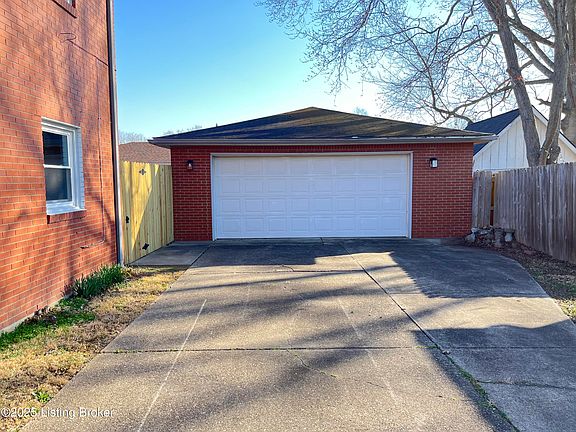 3rd image of 7100 Sun Valley Dr