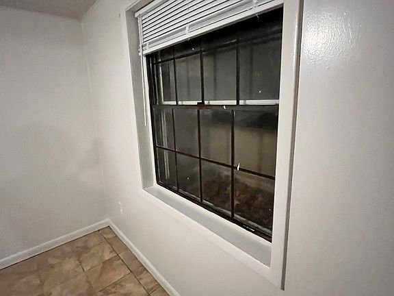 5th image of 103 N School Ave #4