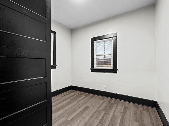 5th image of 223 N 32nd St