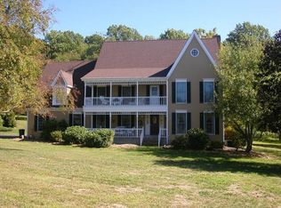 18 Tiger Hill Dr, Gladstone, NJ 07934