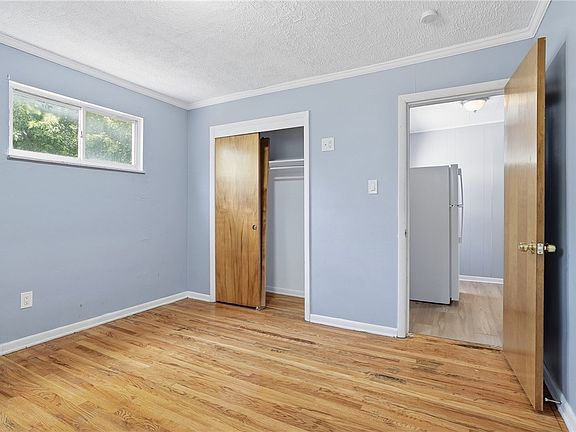 32nd image of 3412 Gleason St