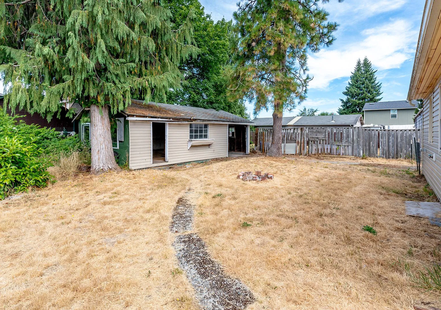 Lovely 2 bedroom 1 bathroom Home — Photo 4