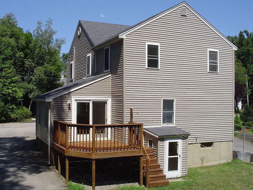 5 BR Colonial - Fenced Back Yard