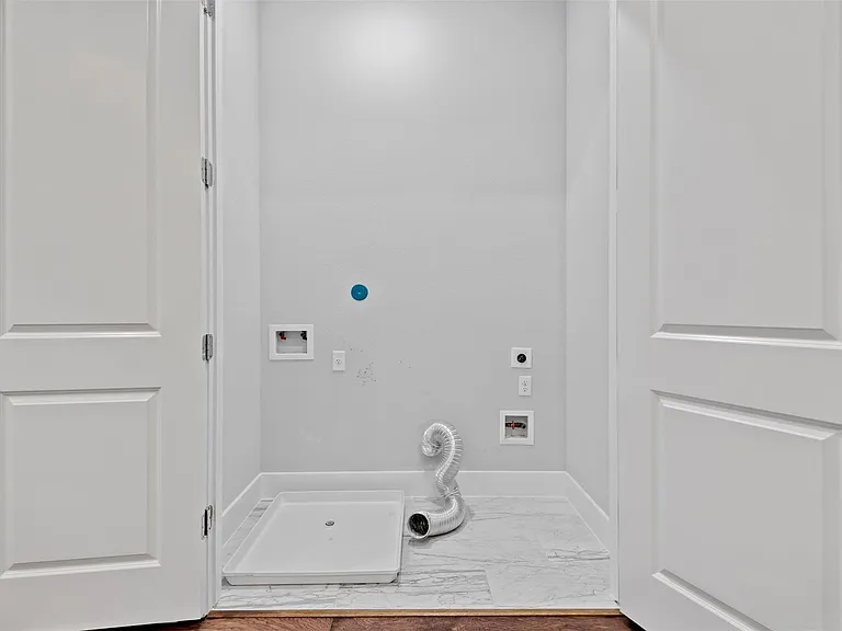 909 Oak St #C — Photo 32
