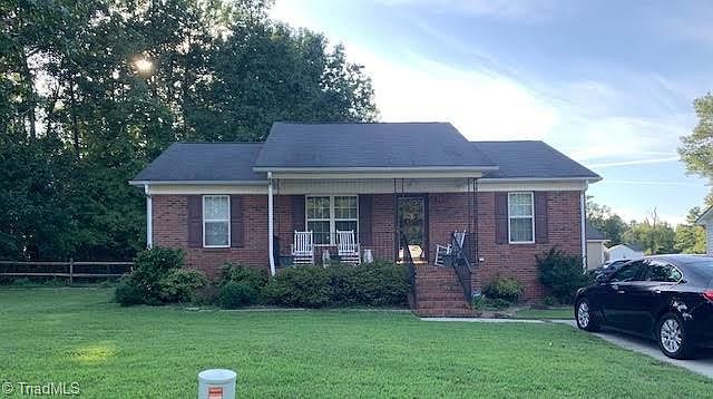 1st image of 797 Carrieland Dr